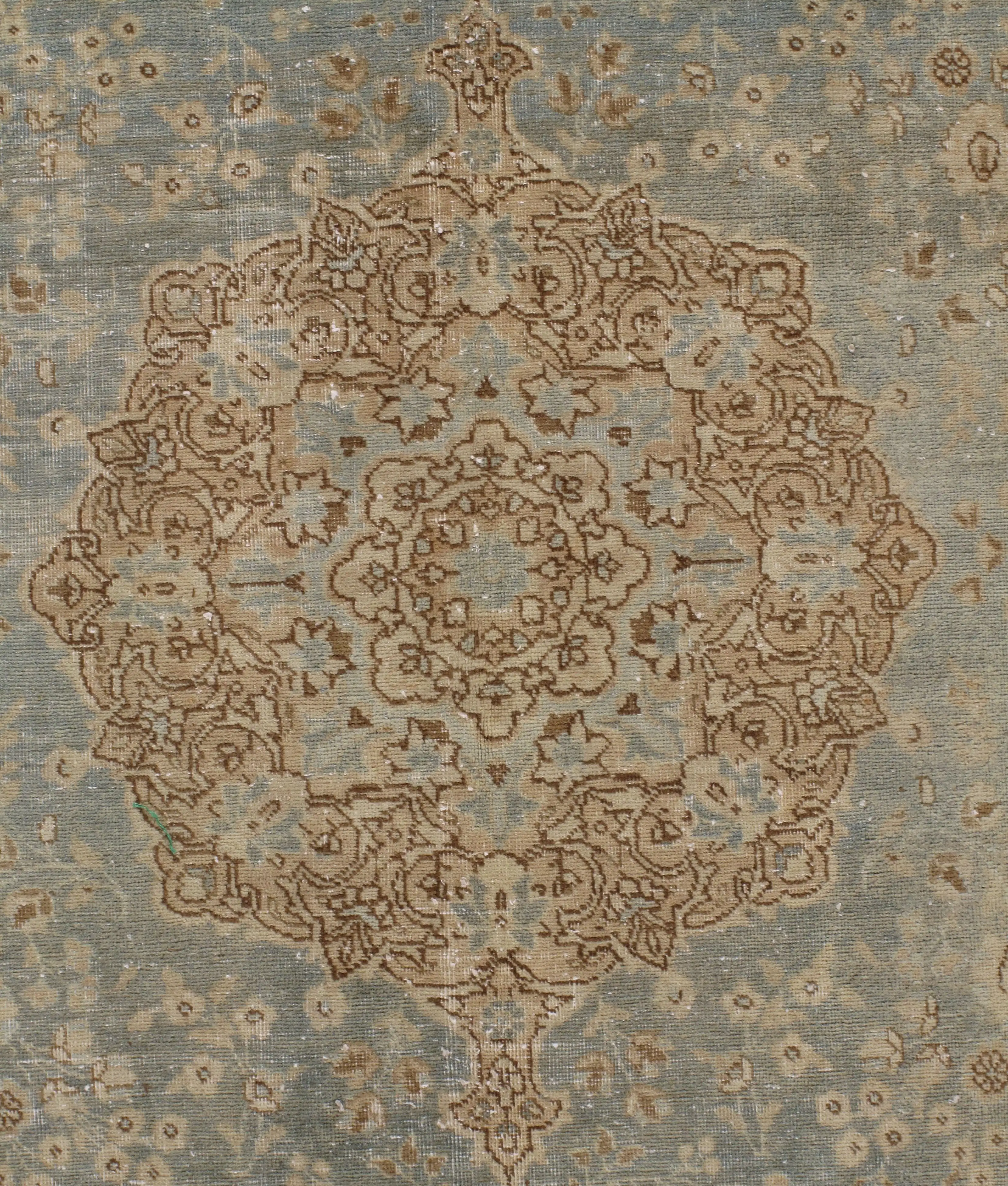 Tabriz Rug, 6'5" x 10'2" 4 Tabriz Rug, 6'5" x 10'2"