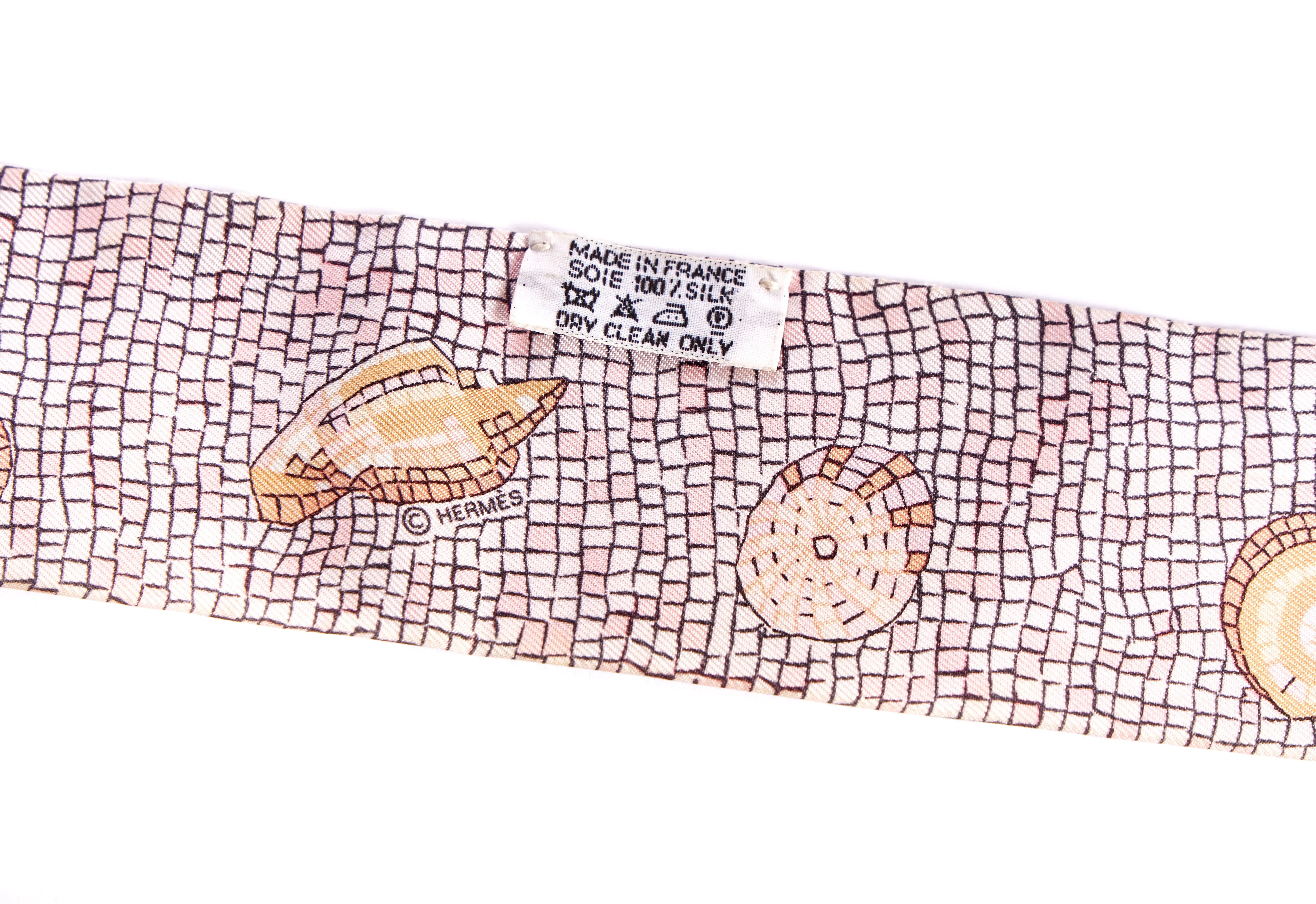 Herm¨¨s Grey Mosaic Shells Silk Twilly 4 Herm¨¨s Grey Mosaic Shells Silk Twilly
